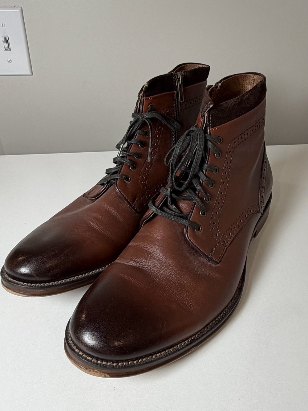 Like New Johnston & Murphy 12 M XC Flex Connelly Boots Brogue Tip Side Zip Shoe